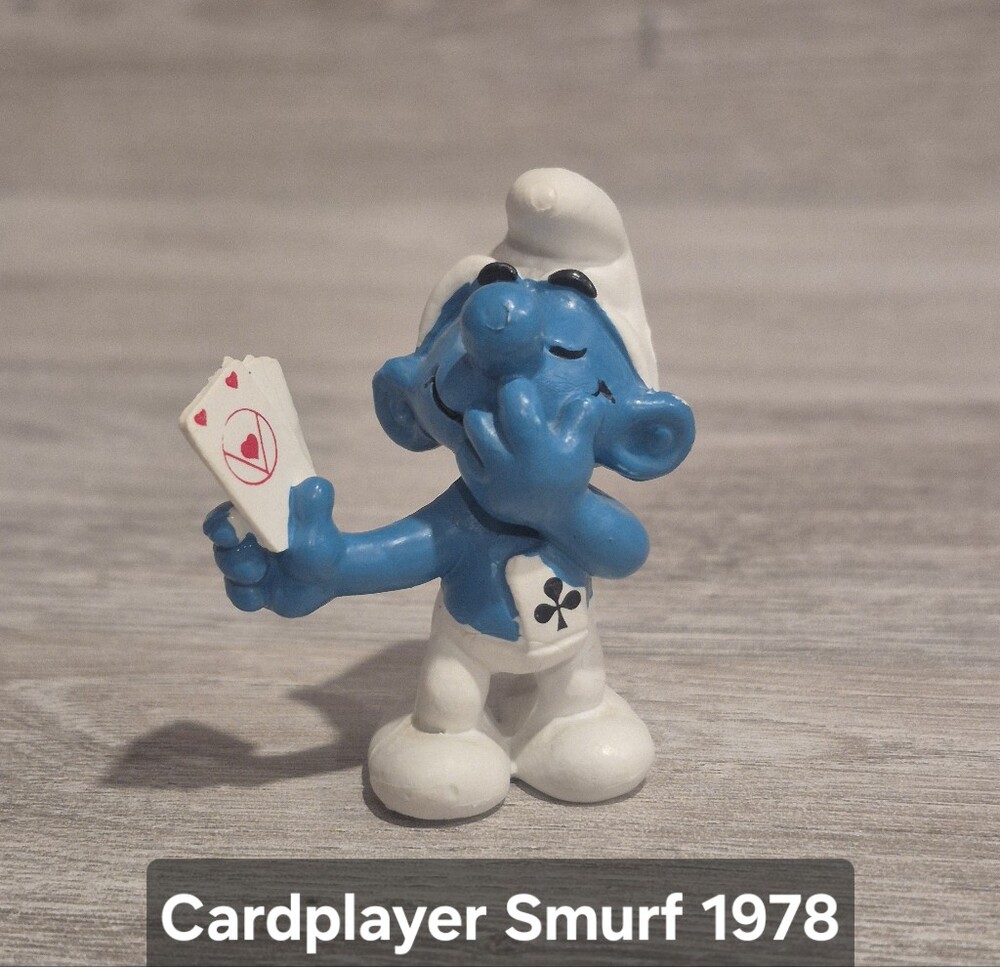 Vintage Cardplayer Smurf Figurine